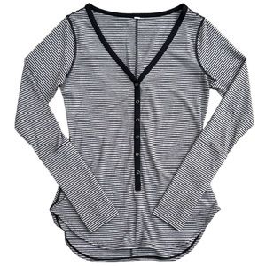 EUC Lululemon Awesoma Henley Top